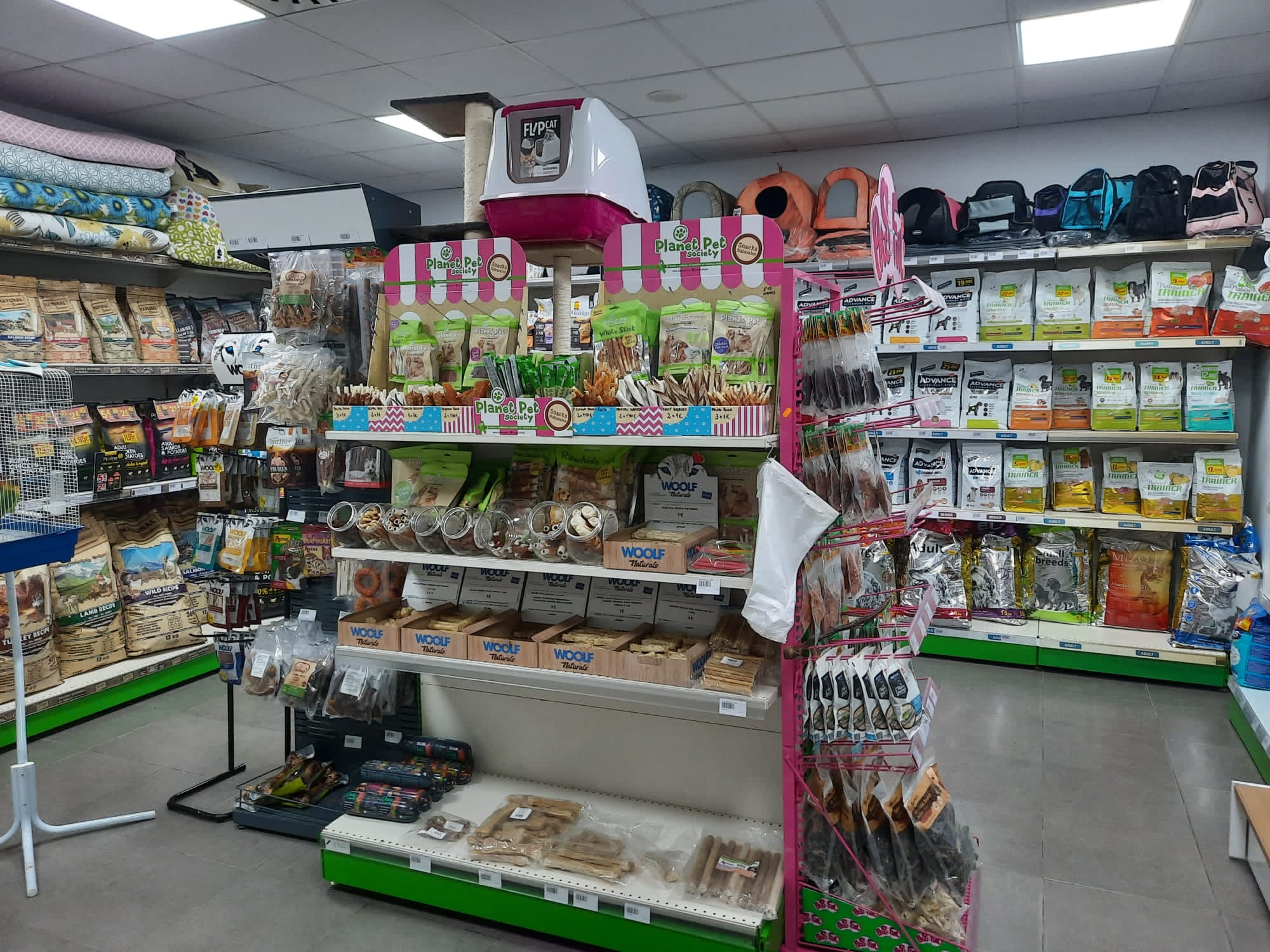 Interior tienda Naturalmascotas